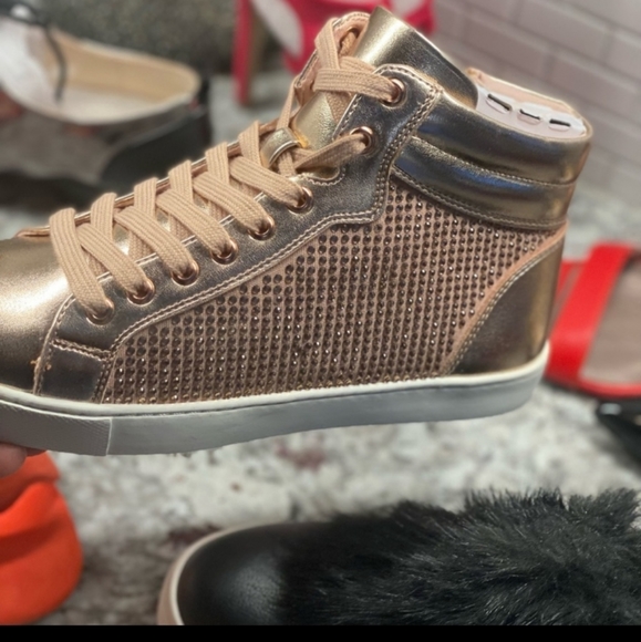 Aldo womens nwt rose gold sneakers - Picture 5 of 6